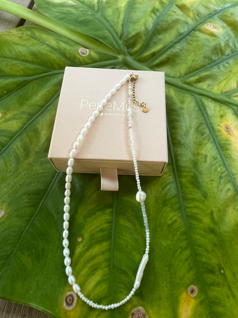 Nova Pearls necklace