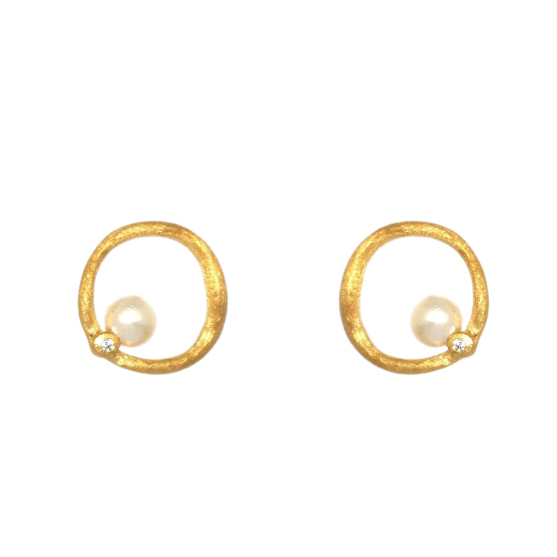 pearl and sparkle stud